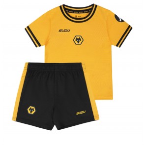 Wolves Dětské Domácí dres komplet 2024-25 Krátký Rukáv (+ trenýrky)